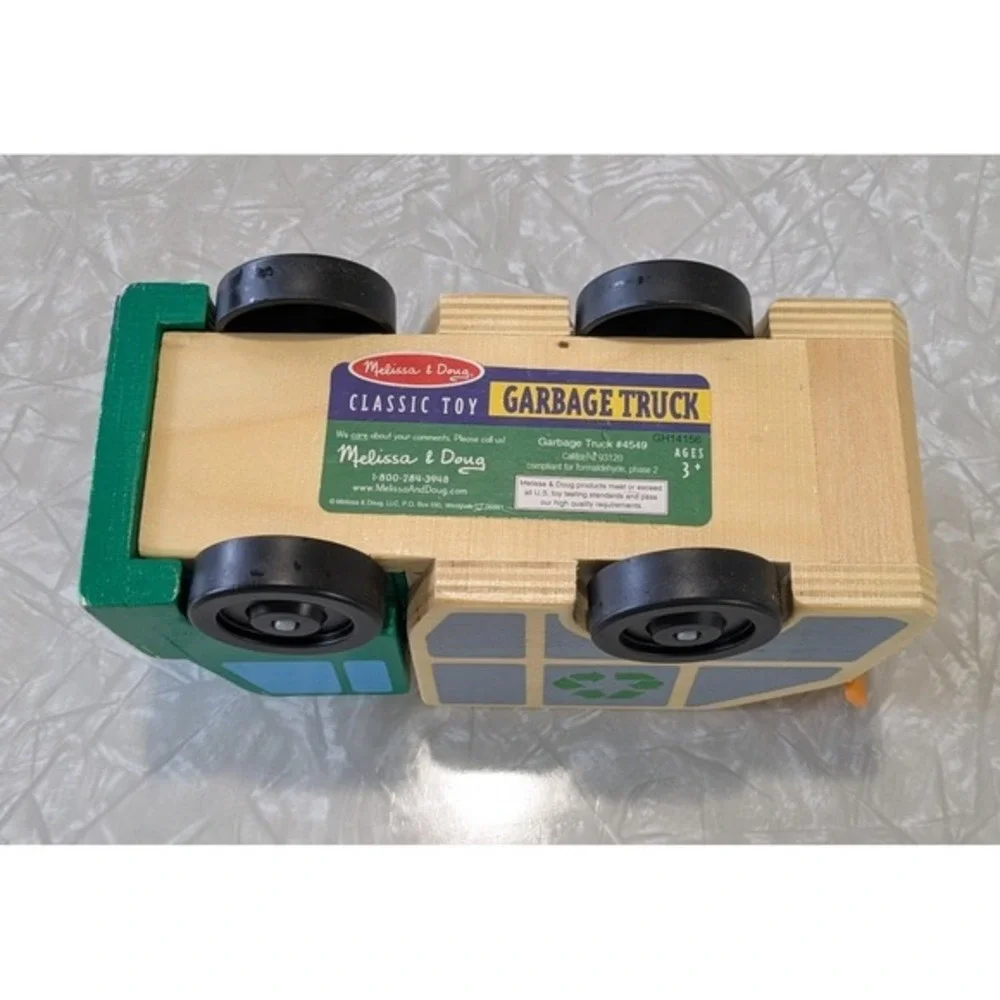 Melissa & Doug Green Wooden‎ Recycling Garbage Truck #4549